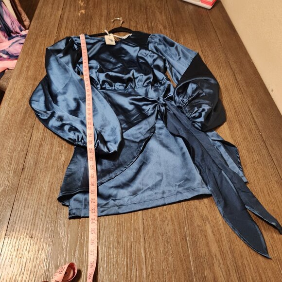 Petal & Pup Opal Tie Waist Long Sleeve Satin Minidress NWT Blue Size 4 - Picture 2 of 13